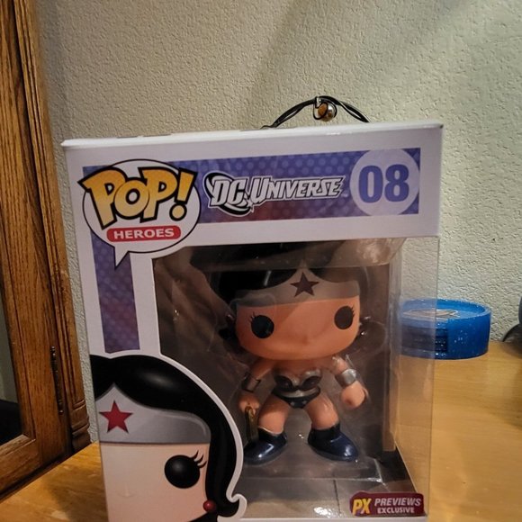 DC Universe Wonder Woman PX Exclusive Funko Pop - Picture 1 of 11